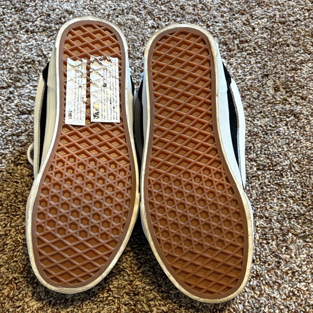 Vans Knu Skool Sneakers with Pearl Studs - Picture 3 of 5